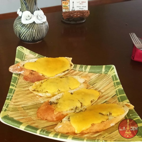 Cheddar garlic bread