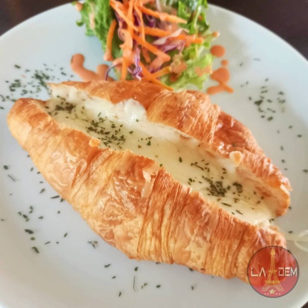 Cheese croissant