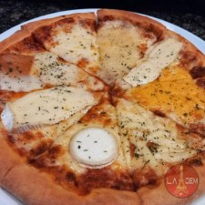 Pizza 8 cheeses