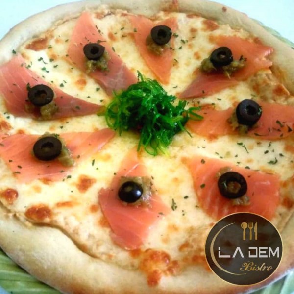 Pizza smoked salmon