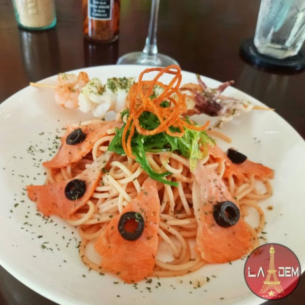 Smoked salmon Pasta