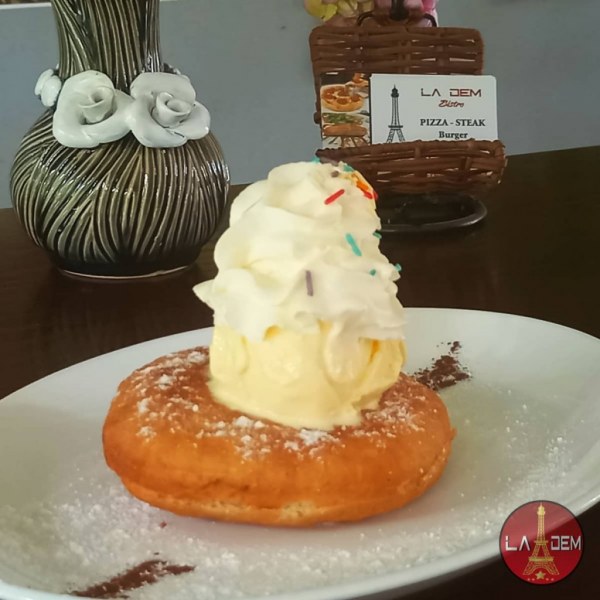 Bánh Donut kem Vani